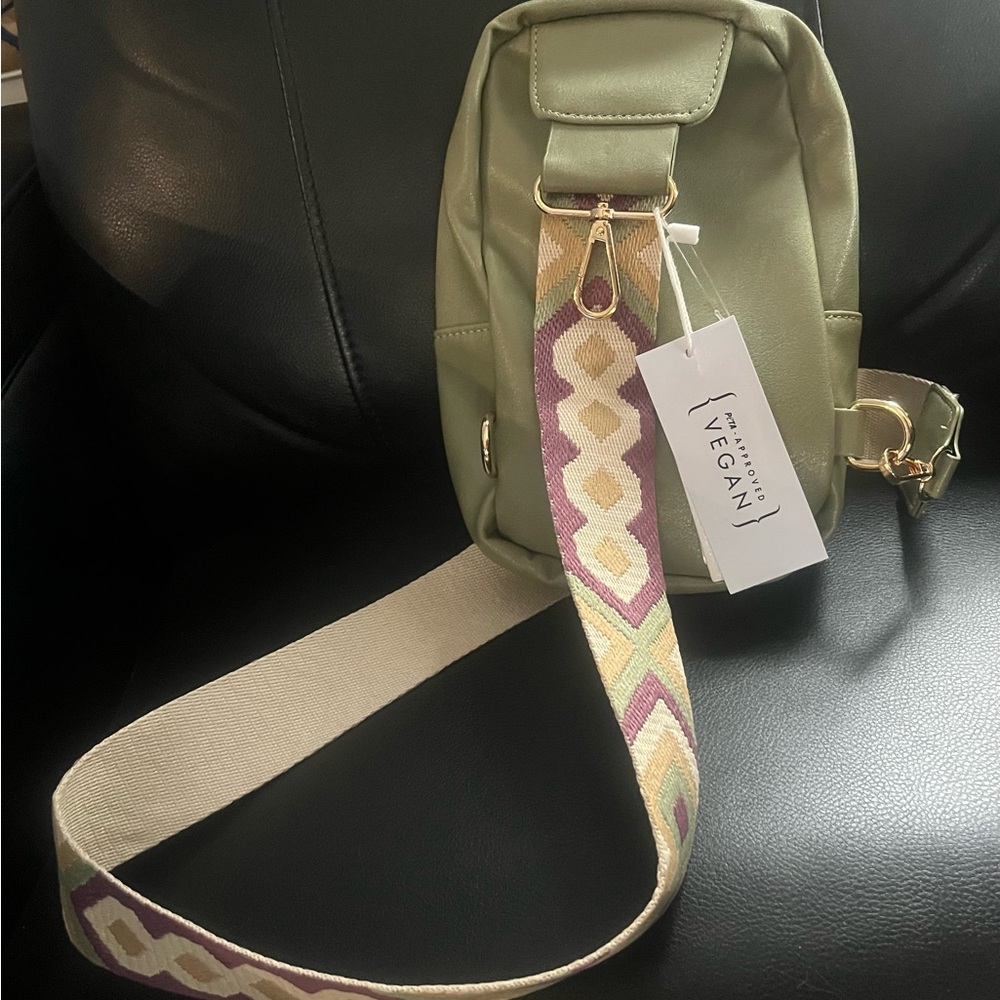 Metro Muse Sage crossbody bag New, multicolor guitar strap